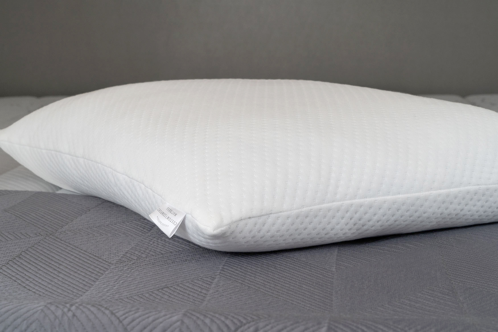 Shredded Memory Foam Pillow with Cooling Gel Fiber - thumbnail 3