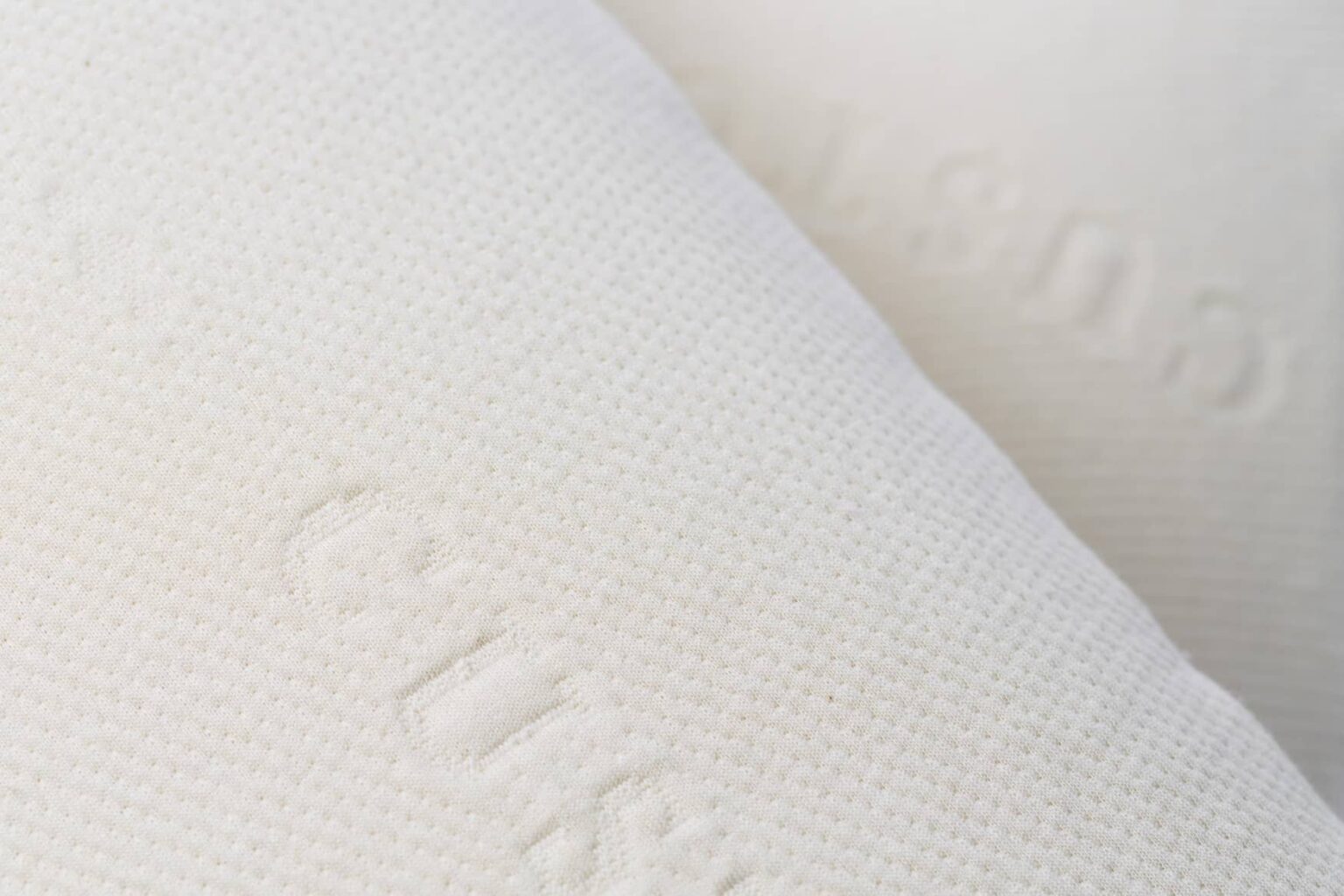 Natural Shredded Latex Pillow with Cooling Gel Fiber Airpedic